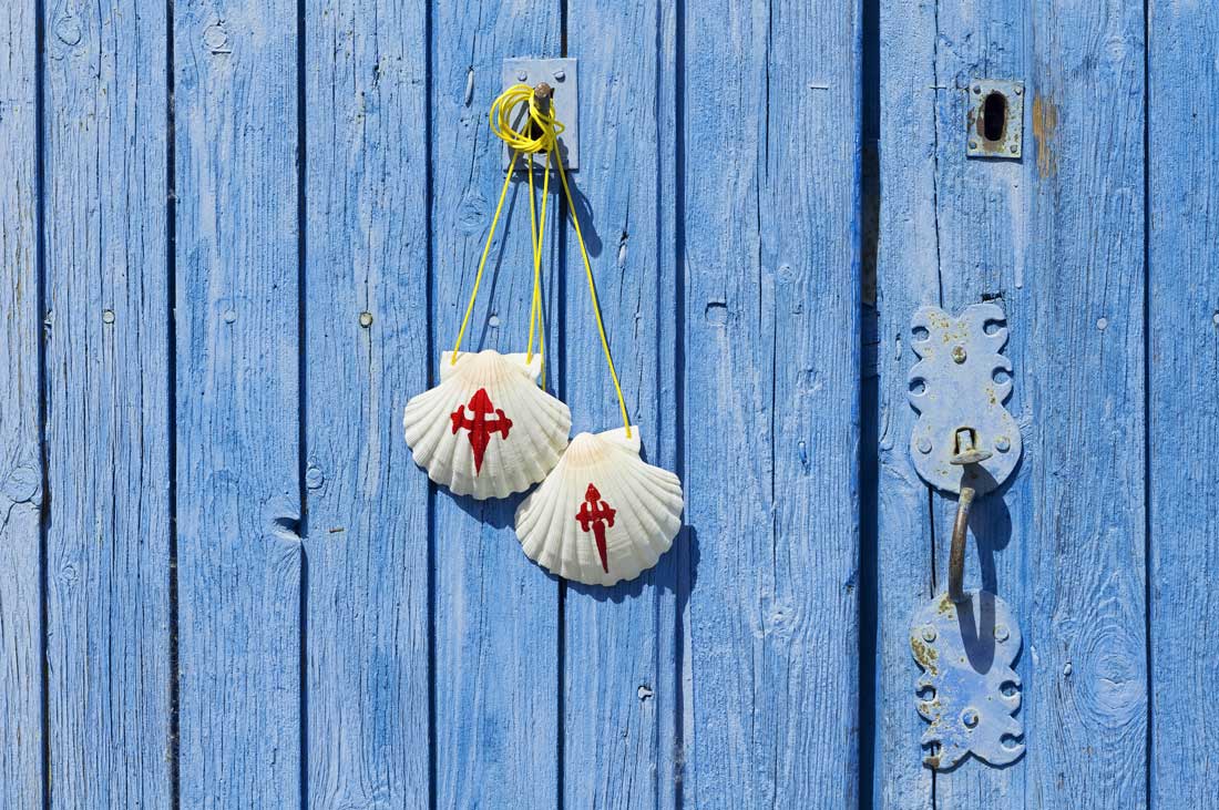 Scallop shells mark the way